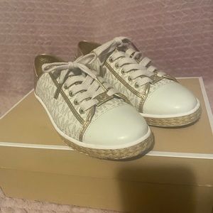 Van gold Michael Kors Shoe with MK logo